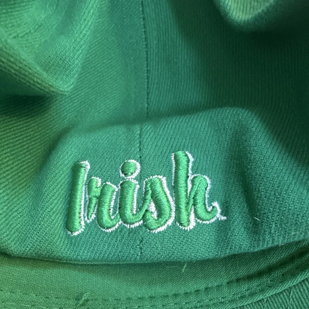 Zephyr Notre Dame Fighting Irish Green Clover Z Fit Cap Hat Size M/L